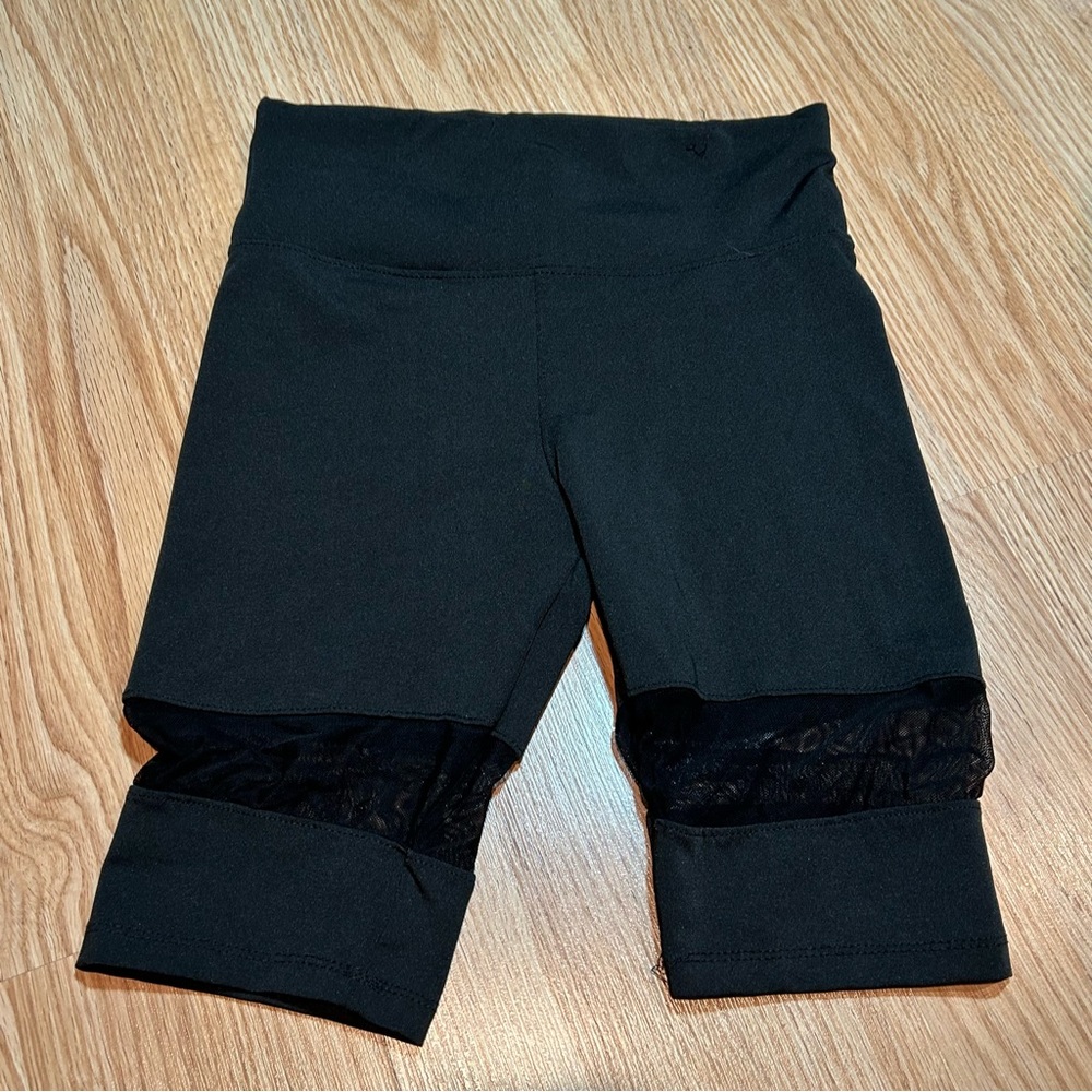 Series 8 black biker shorts small‎